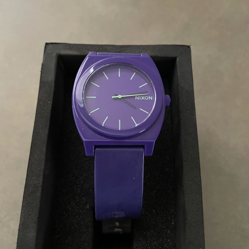 Nikon Watch